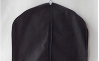 La ejecución de lujo del cuero del PVC borda el protector del traje que el portatraje continúa negro de la cubierta del traje